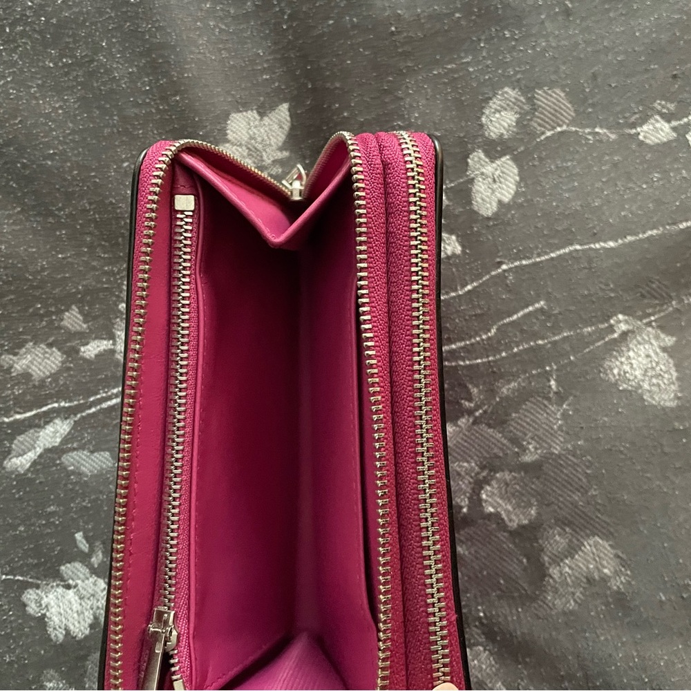Coach wallet/clutch. - Picture 4 of 5